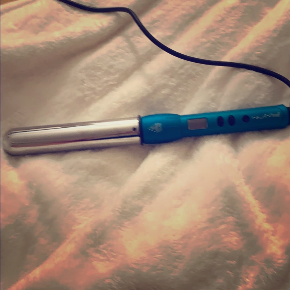 NUME hair curling wand
